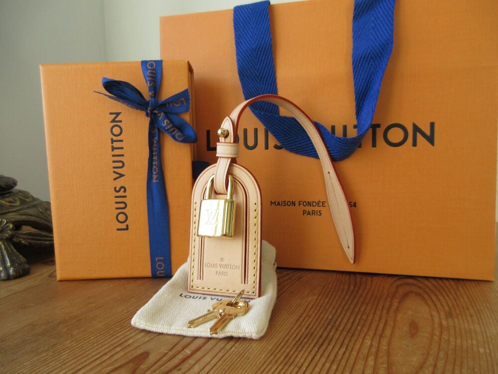 Louis Vuitton Luggage Tag in Calfskin Vachette with Padlock & Keys - New*