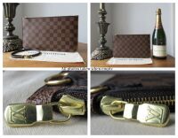 Louis Vuitton Neverfull Zip Pouch Wristlet Pochette in Damier Ebene