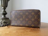 Louis Vuitton Zippy Organiser in Monogram