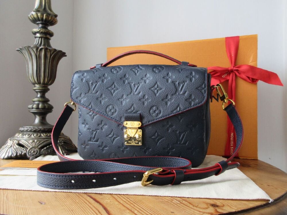 Louis Vuitton Pochette M&eacute;tis in Marine Rouge Empreinte