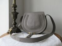 Chlo&Atilde;&copy; Marcie Medium Crossbody Saddle Bag in Cashmere Grey