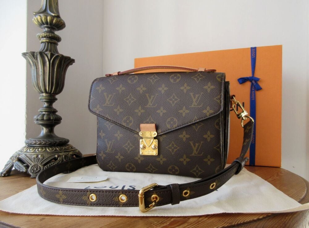 Louis Vuitton Pochette Metis in Monogram Vachette