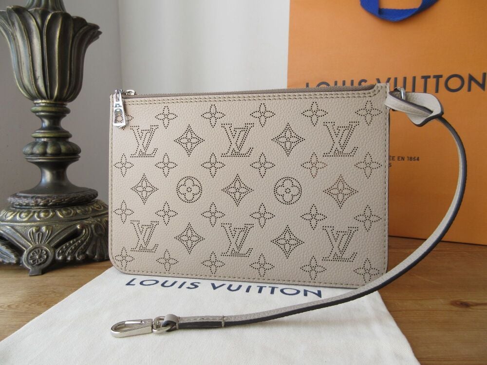 Louis Vuitton Zip Pochette Wristlet Pouch in Galet Beige Mahina Leather - As New