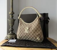 Gucci Vintage Abbey D Ring Small Zipped Hobo in Ivory Beige GG Canvas
