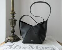 Max Mara Small Bucket Bag in Black Calfskin