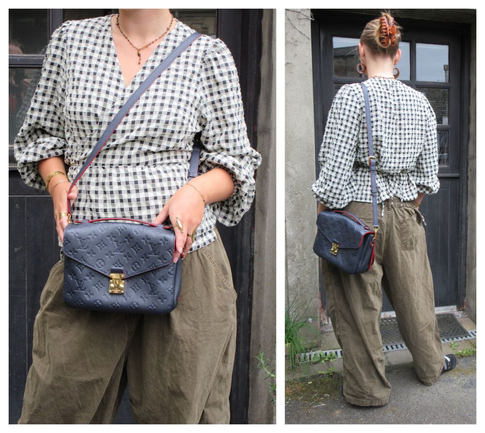 Louis Vuitton Pochette M&eacute;tis in Marine Rouge Empreinte