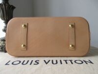 Louis Vuitton Alma MM in Monogram Vachette