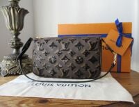 Louis Vuitton Limited Edition Pochette Accessoires in Monogram Sequins M264