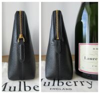 Mulberry Medium Zip Around Cosmetic Pouch in Black Small Classic Grain Leat