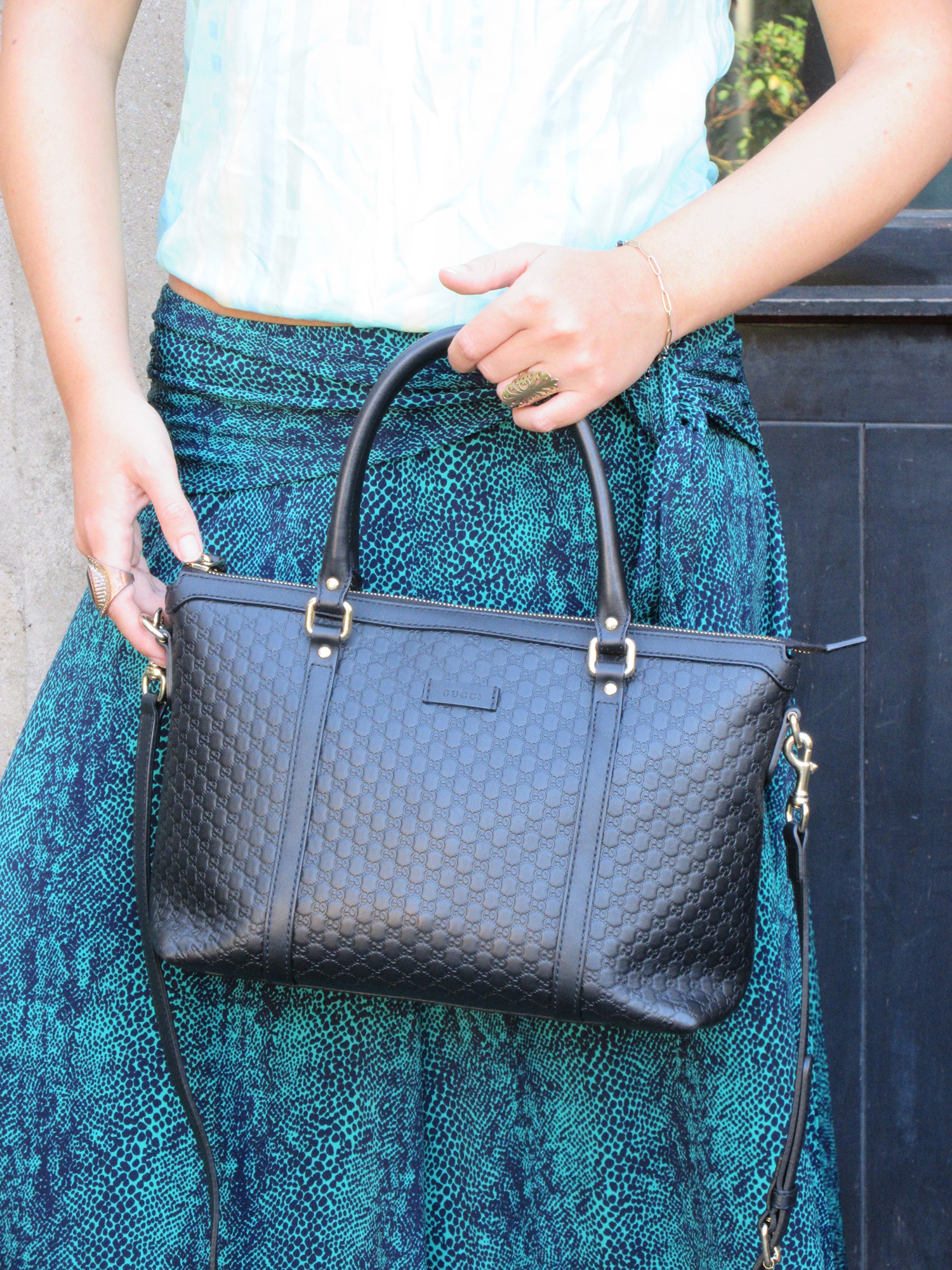 Alice Gucci Top Handle Shoulder Tote in Black Microguccissima Leather.JPG