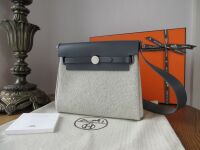 Herm&Atilde;&copy;s Herbag Zip Retourne 20 Mini in &Atilde;cru Ardoise Viking Toile / Black Vac