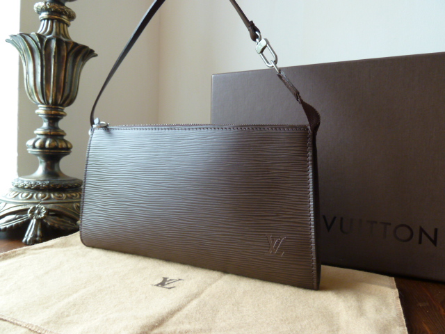 Louis Vuitton Sac Plat PM in Noir Epi Leather - SOLD