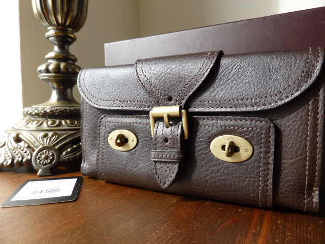 Mulberry Small Locked Key Pouch in Chocolate Darwin Leather with Bronze  Hardware - SOLD