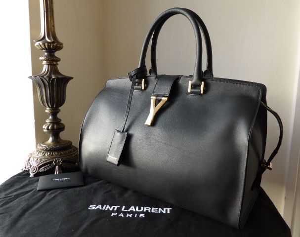Saint Laurent Cabas Chyc shopper, (medium)  in black calfskin leather -  Ne