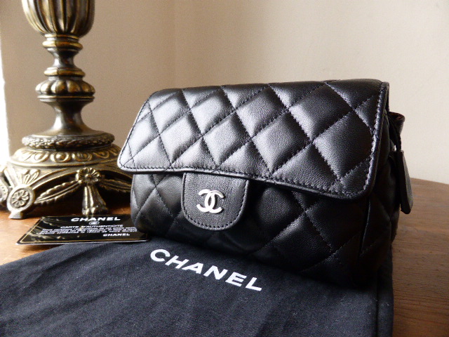 Chanel Vintage Cosmetic Case - 6 For Sale on 1stDibs