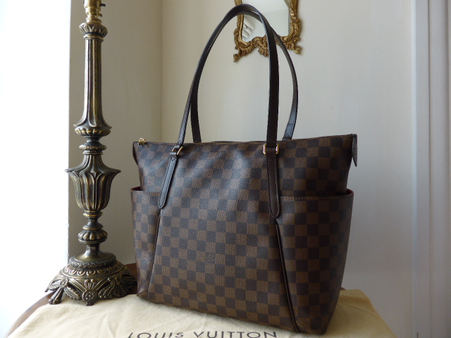 Vuitton Totally MM in Damier -