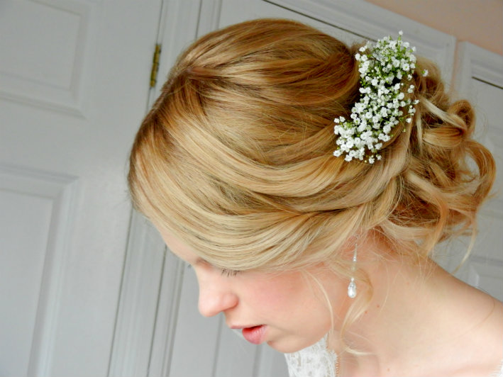 wedding-hair-styled-by-cotswold-bridal-hairstylist-uk-jpwy (7)