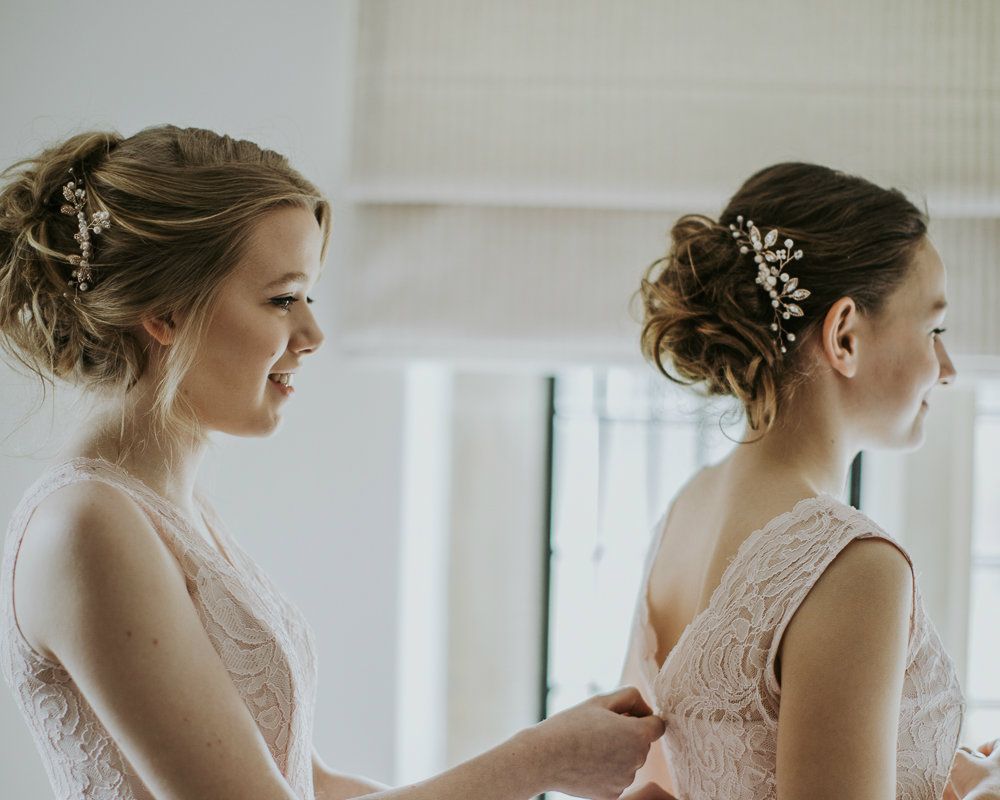 Cotswold wedding and bridal-hair stylist
