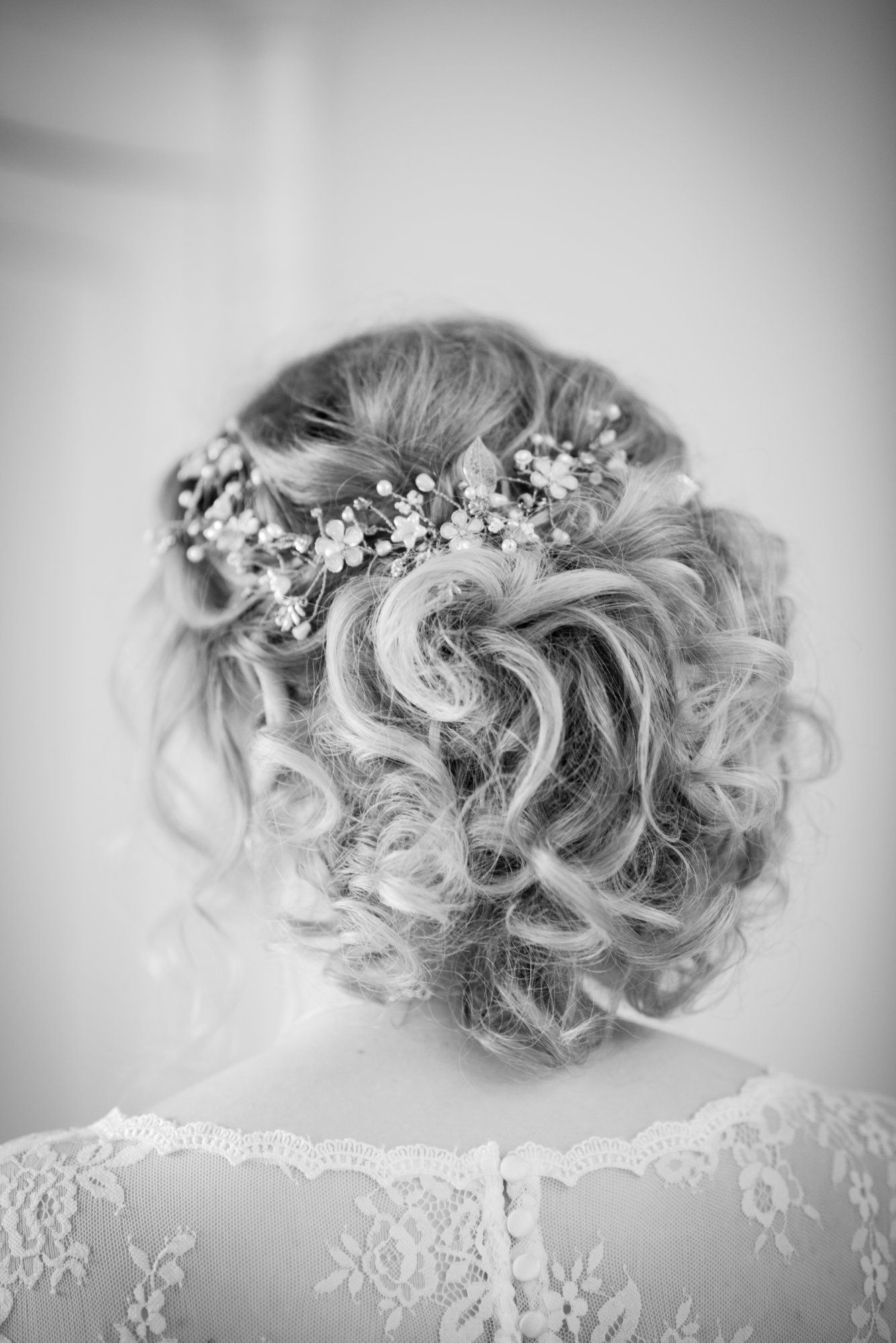 Bridal hair stylist & wedding hair accessory specialist in ...