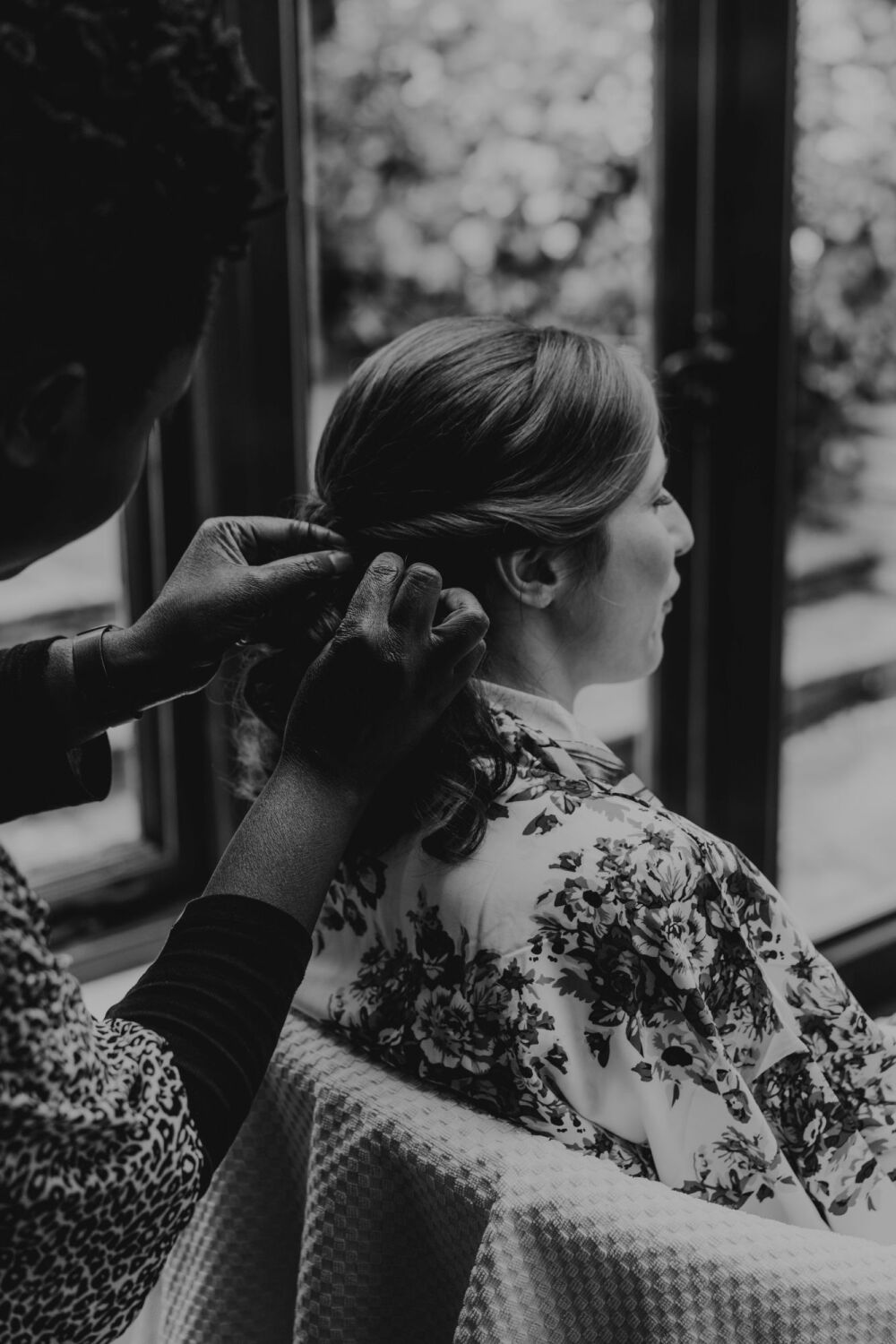 Mobile-bridalhairstylist-in-Tetbury-Cotswolds-at-the-hare-and-hounds-Cotswo