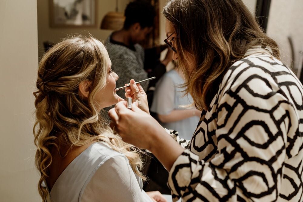 Mobile-bridalhairstylist-in-Tetbury-Cotswolds-at-the-hare-and-hounds-Cotswo