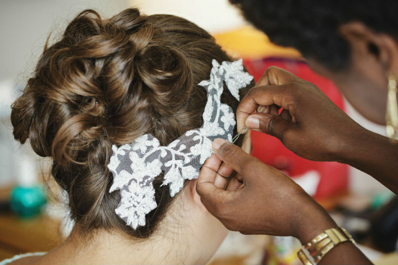 crips barn- cotswold-wedding-hairstylist-uk-elisa 2