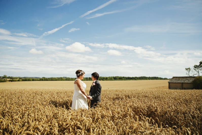 crips barn- cotswold-wedding-hairstylist-uk-elisa 15