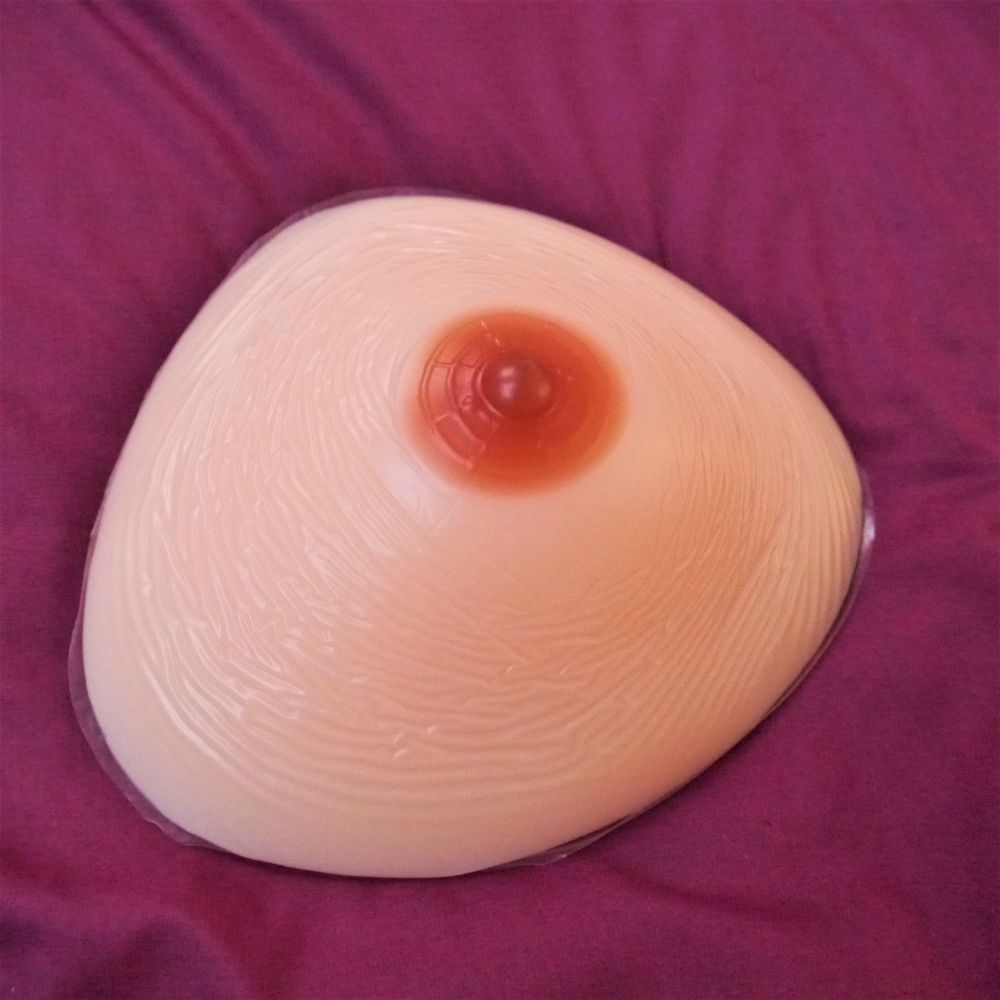 <!-- 020 --> Single Breast Form - Triangle 300g - Standard Thickness Back