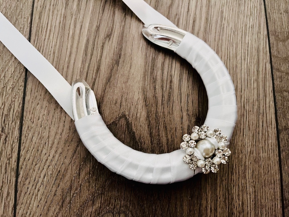Lucky Horseshoe White Wedding Gift with Diamanté & Pearl Bow Brooch