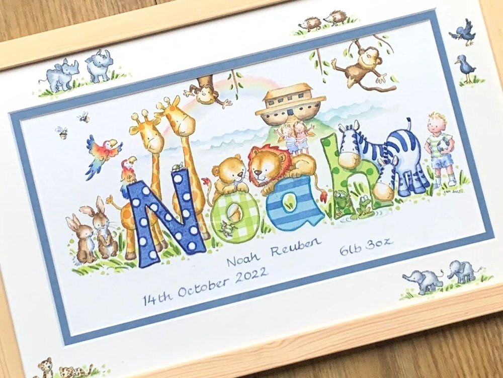 Classic biblical nursery illustration with Noah&acirc;s Ark and animals