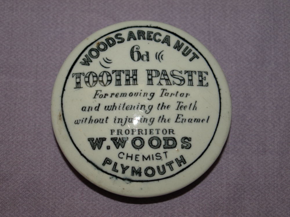 Woods Areca Nut Tooth Paste Victorian Pot Lid.
