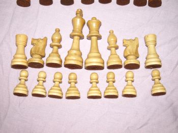 Vintage Wooden Chess Set with Case. (5)