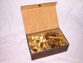 Vintage Wooden Chess Set with Case. (8)