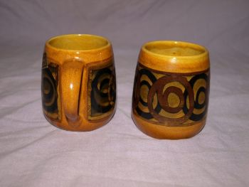 Vintage Pair of Brixham Pottery Mugs. (4)