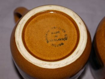 Vintage Pair of Brixham Pottery Mugs. (7)