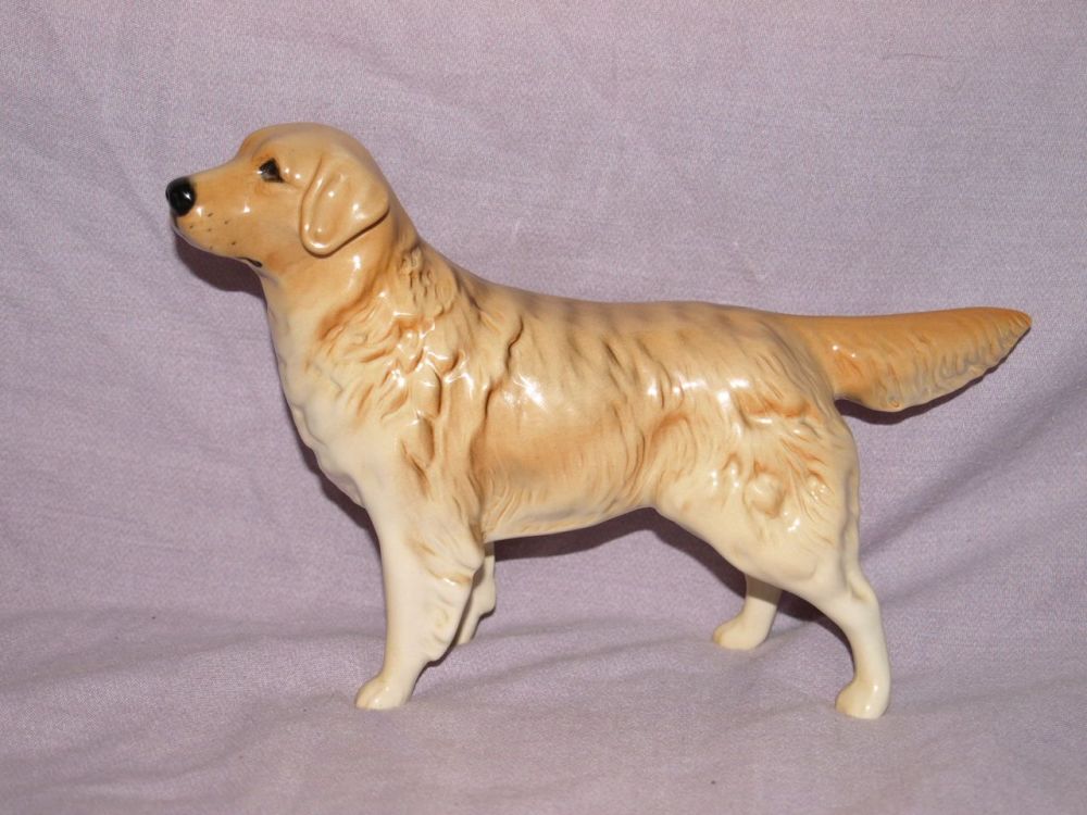 Beswick Golden Retriever Dog. Model Number 2287.