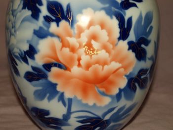 Vintage Japanese Fukagawa Vase. Peonies. (6)