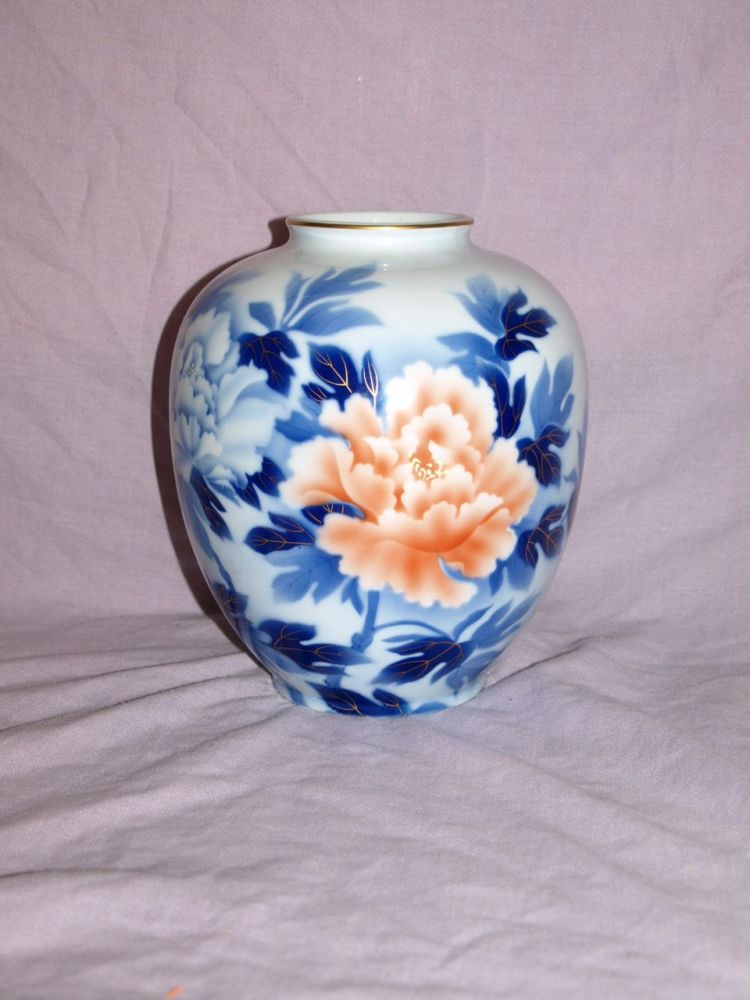 Vintage Japanese Fukagawa Vase. Peonies.