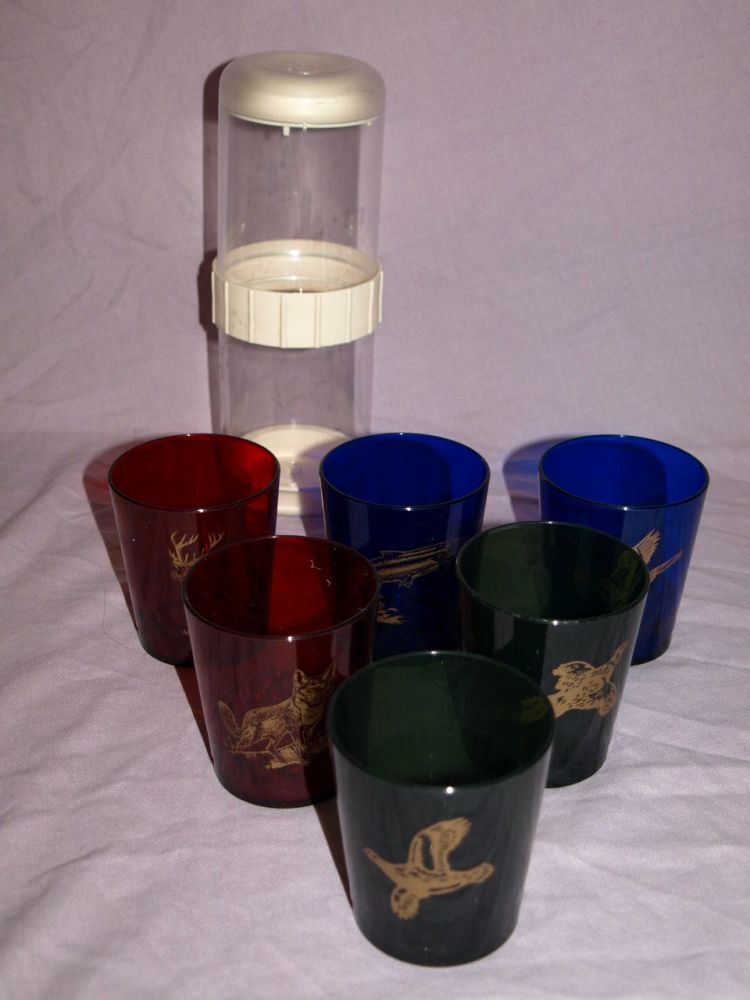 Vintage Set of 6 Plastic Picnic Beakers & Case.
