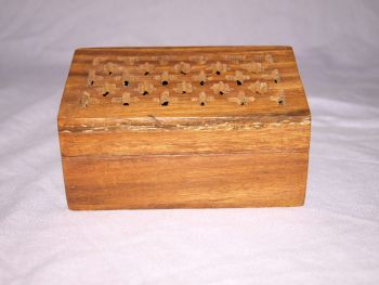 Wooden Square Potpourri Box. (4)
