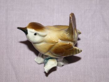 Carl Scheidig China Wren Bird Figure. (5)