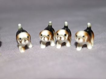 Vintage China Beagle and Four puppies. (2)