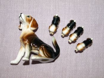 Vintage China Beagle and Four puppies. (5)