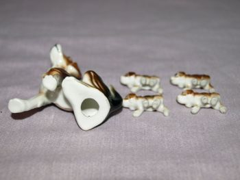 Vintage China Beagle and Four puppies. (7)