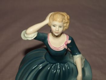 Royal Doulton Figurine Tina HN3494 . (5)