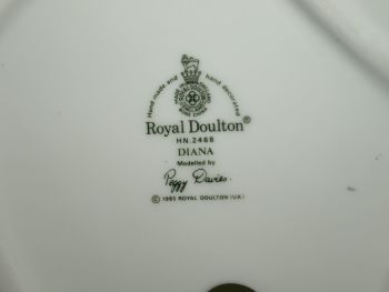 Royal Doulton Figurine Diana HN2468. (7)