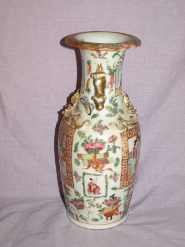 Vintage Chinese Canton Famille Rose Vase. #2 (4)