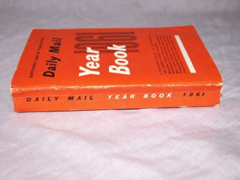 Daily Mail Year Book 1961. (9)