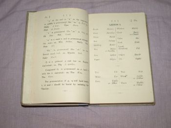 Urdu Made Easy by Munshi S. Karim Bakhsh, WW2 Army Edition. (3)