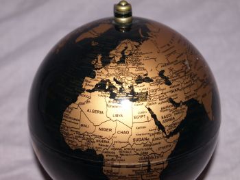 Small World Globe. (4)